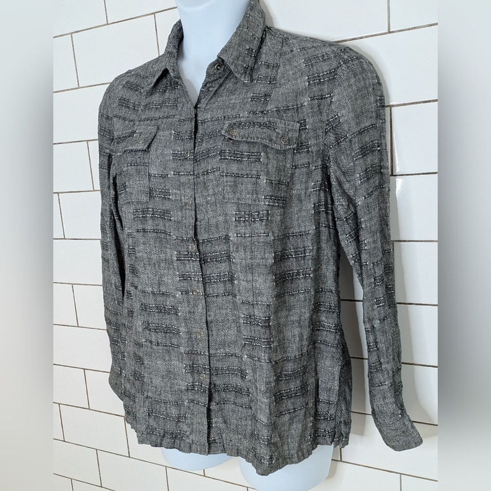 Chico's 100% Linen Texture Weave Gray Linen Snap Down Collar Shirt Size 1 (8/10)